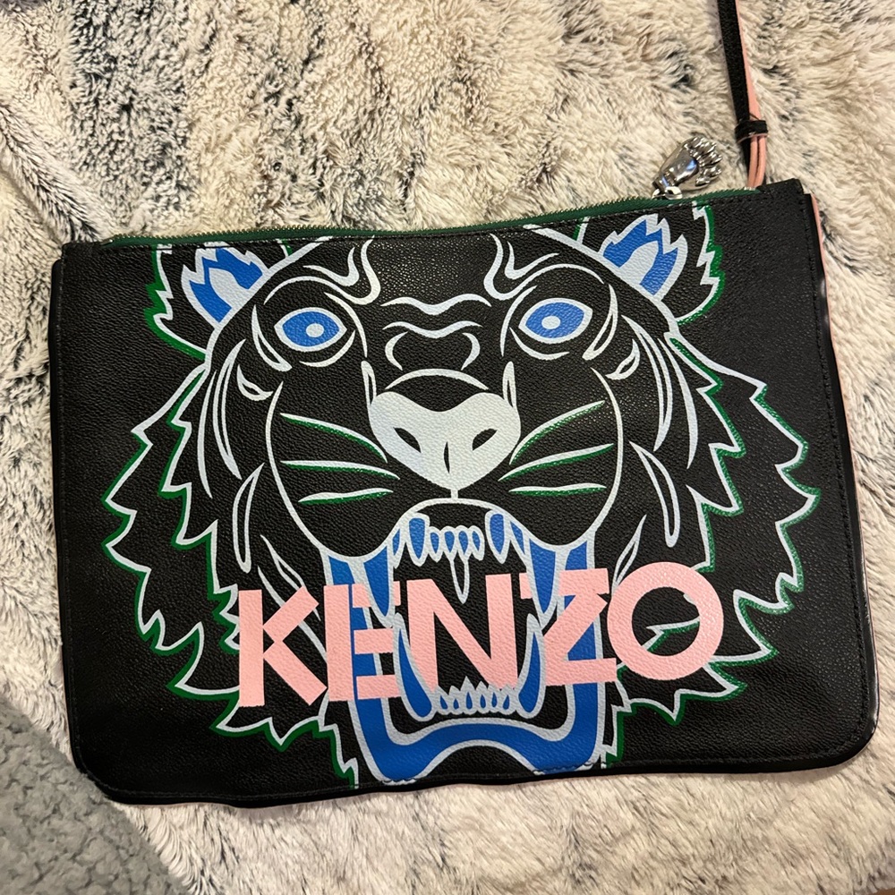 Women’s Kenzo clutch